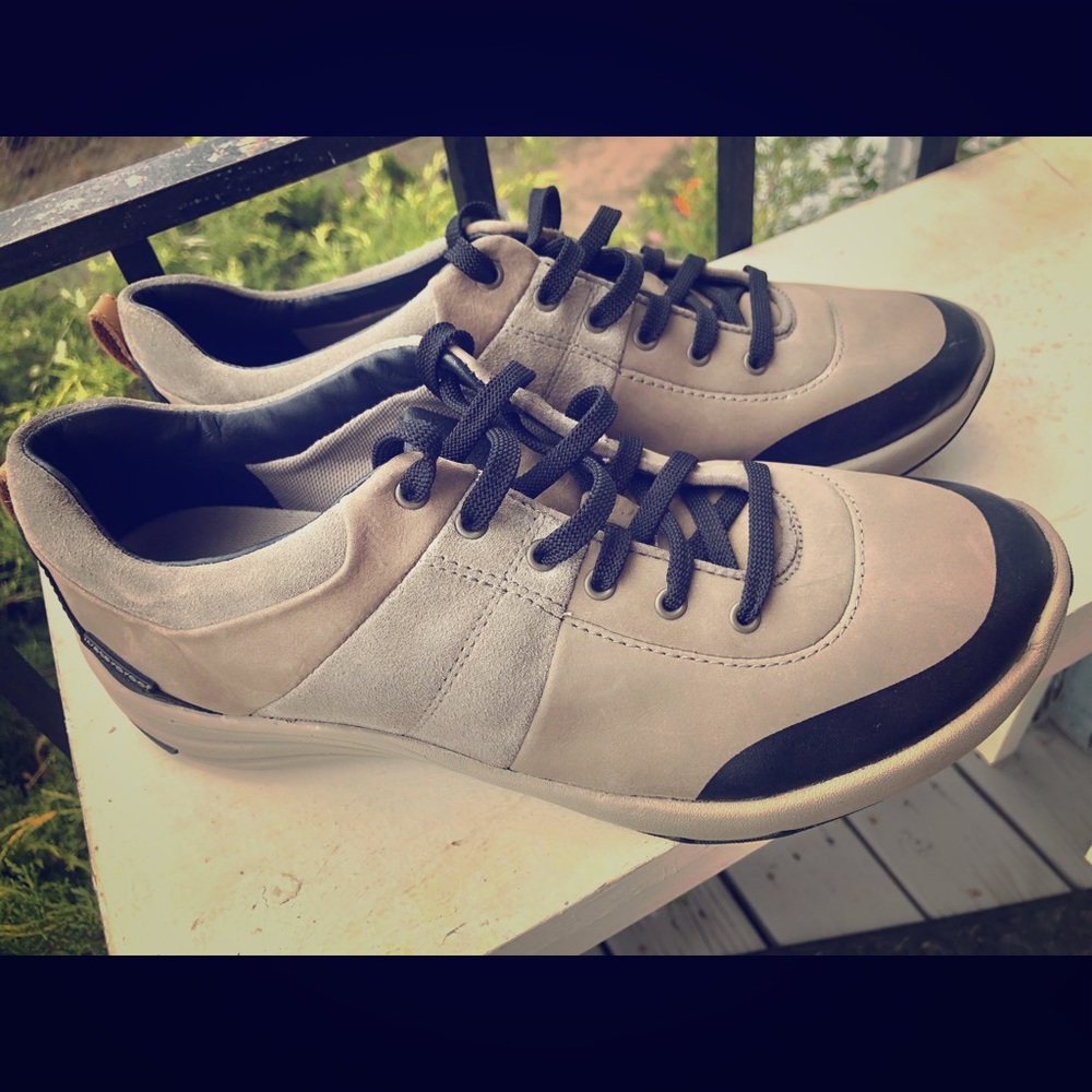 Women’s Clark’s Walking Shoes